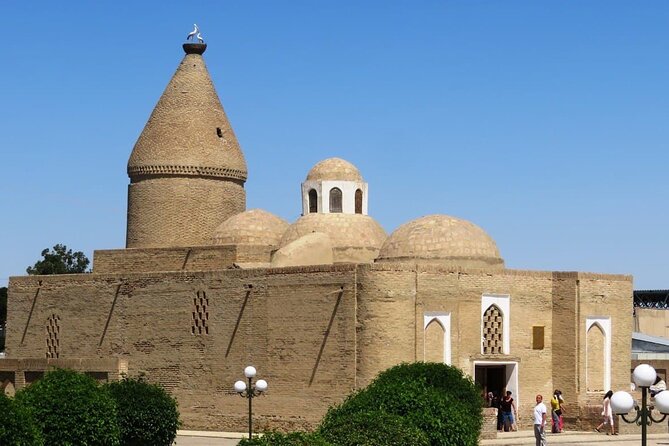8-Day Private Tour in Uzbekistan with Pick Up - Day 1: Tashkent markets, madrasas, and handmade art