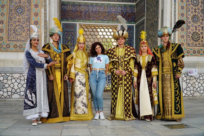Bukhara City Walking Tour - Lyab-i-Hauz begins the story