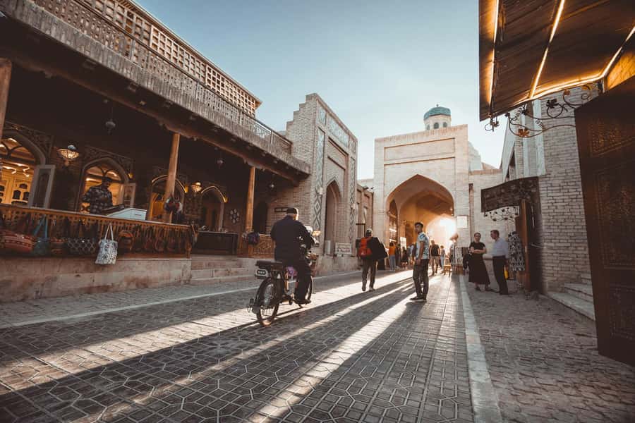 Bukhara: Full-Day Guided Tour with English-Speaking Guide - The Kalon Minaret and Poi Kalan Mosque