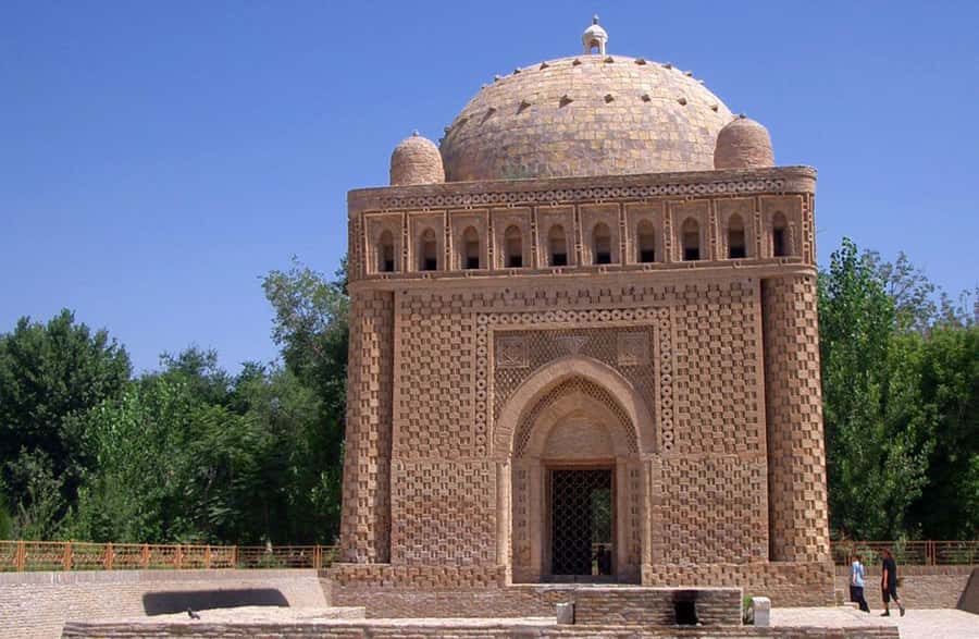 Bukhara: Full-Day Guided Tour with English-Speaking Guide - Magok-i-Attari Mosque and Bukhara’s layered past