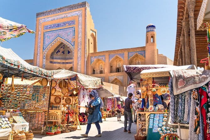 Bukhara Historical City Highlights Guided Walking Tour - Toki Sarrafon shows the old trade routes