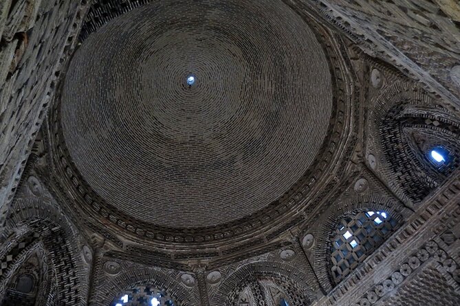 Bukhara Walking Tour - Two madrasas, two very different impressions