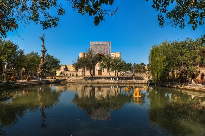 Discover Bukhara One Day Group Experience - Reading the layers beneath Magoki-Attori Mosque