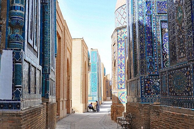 Samarkand Discoveries A Tour of Timeless Wonders with a Guide - Bibi-Khanym, scale and ambition