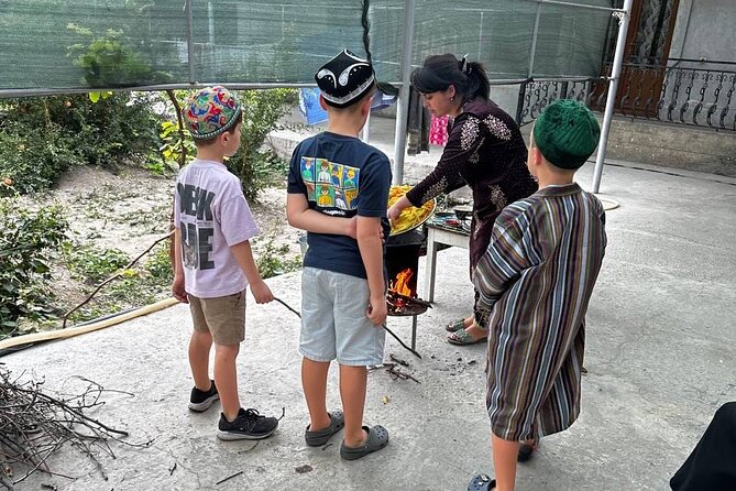 Samarkand Local Family Cooking Class and Siyob Bazaar Tour - From market stalls to a family kitchen