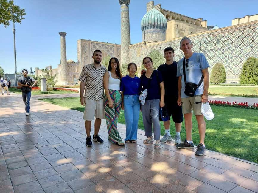Samarkand Moonlight Tour: A Timeless Night Experience - Siyob Bazaar and its handmade goods