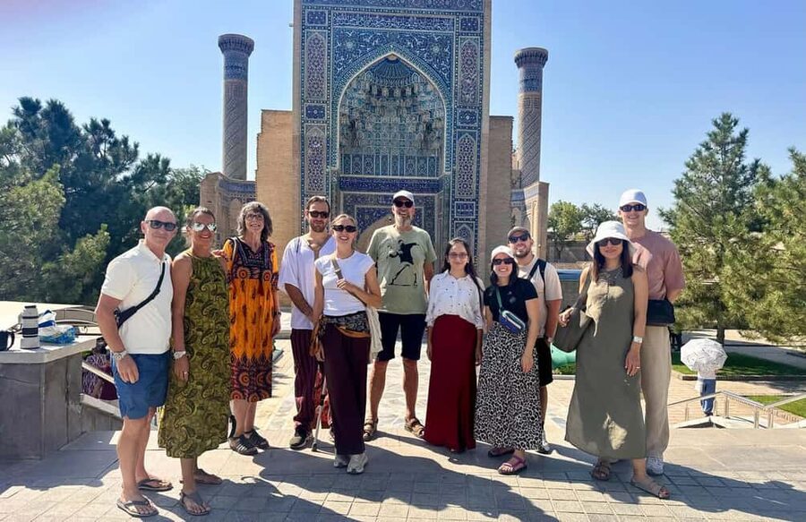 Samarkand Moonlight Tour: A Timeless Night Experience - Why the small group and guide matter