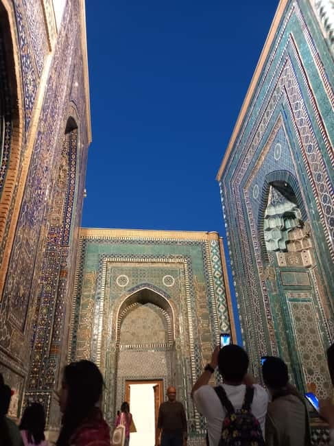 Samarkand One Day Tour: one day walking & group tour - The guide makes or breaks the experience