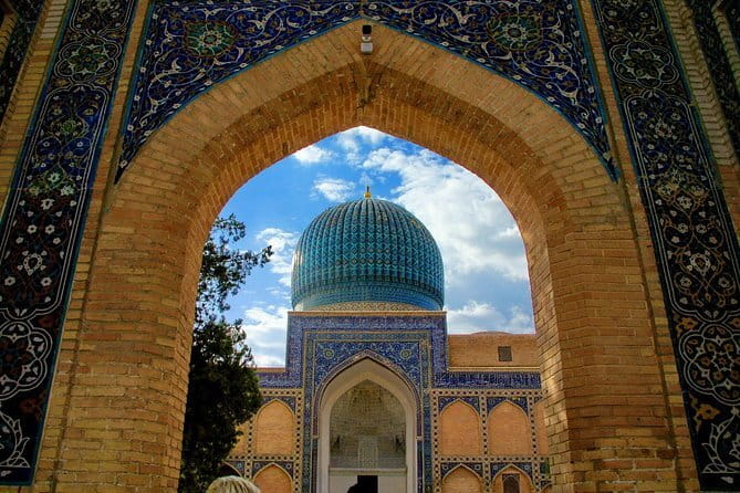 Samarkand Walking Tour - Shah-i-Zinda: the most atmospheric finish