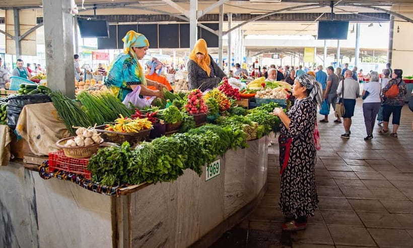Tashkent: 4 Hour Food Tour and Metro Journey with a Guide - Chorsu Bazaar: start with snacks and local food