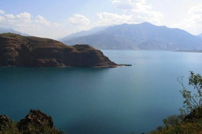 Tashkent Mountain Tour Amirsoy with Transport - Leaving Tashkent for the western Tian Shan