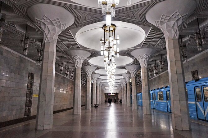 Tashkent Soviet Architecture (Modernism) and Subway station tour. - Riding the Tashkent Metro and seeing the best stations