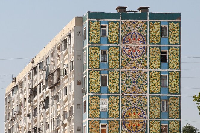 Tashkent Soviet Architecture (Modernism) and Subway station tour. - Friendship of Nations Square and Palace