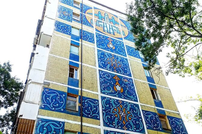 Tashkent Soviet Architecture (Modernism) and Subway station tour. - Independence Square, the Romanov palace, and the history museum