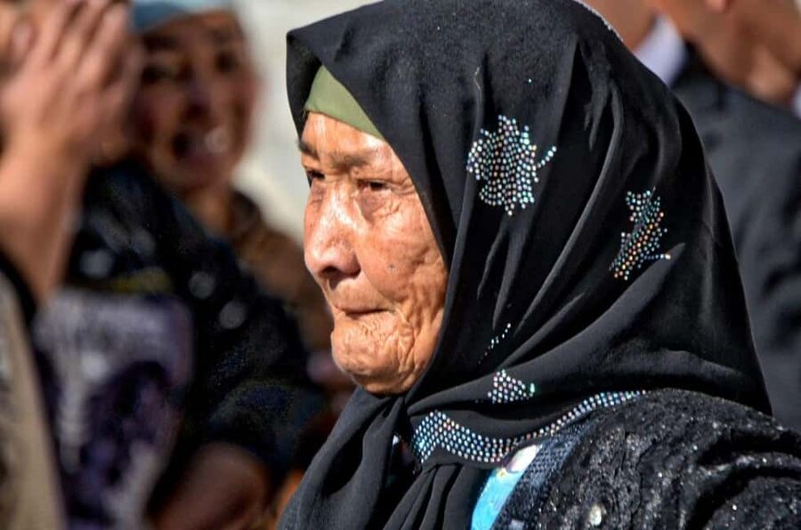 Uzbek wedding ceremony - Moving to the main reception hall